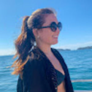 Meet your Posher, Caitlin